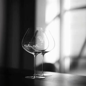 Elevate Your Drinking Experience with Our Elegant Burgundy Style Crystal Drinking Goblet